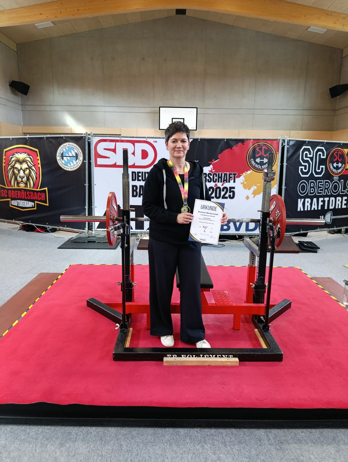 Du betrachtest gerade Spannende DM im Bankdrücken: Viecherschmiede überzeugt in Oberölsbach!