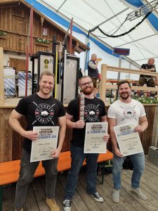 Mehr über den Artikel erfahren Drei Klassen, dreimal Bronze: Viecherschmiede-Athleten glänzen bei der internationalen Grenzlandmeisterschaft im Bayerischen Steinheben